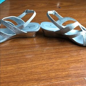 bandolino giove wedge sandal